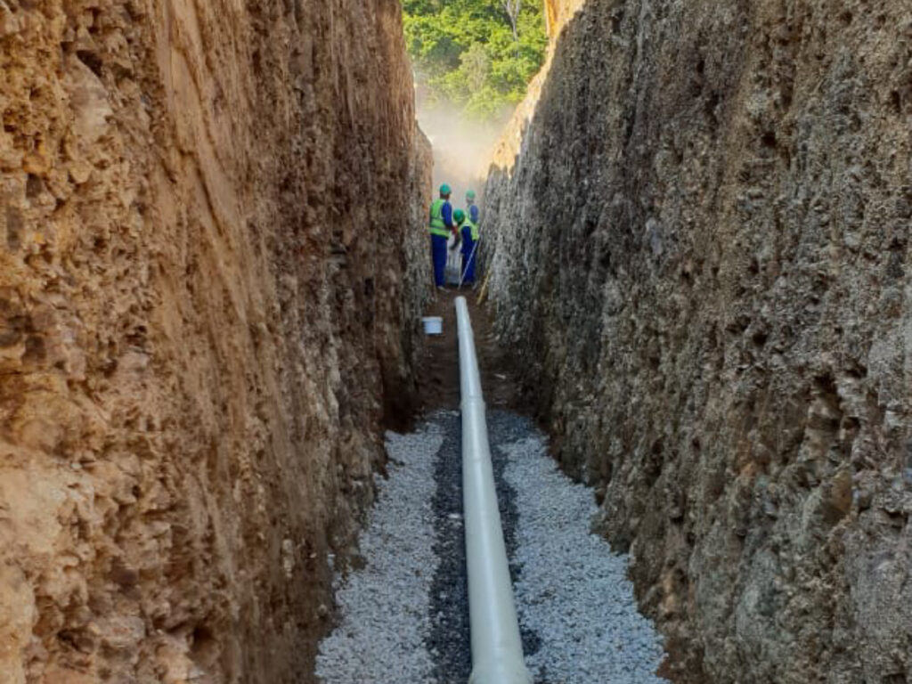 Inyati construction pipe laying