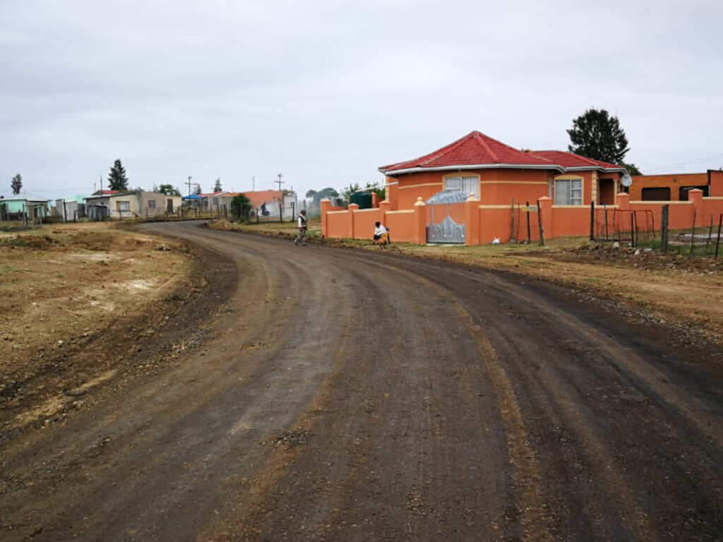 Inyati road gravelling